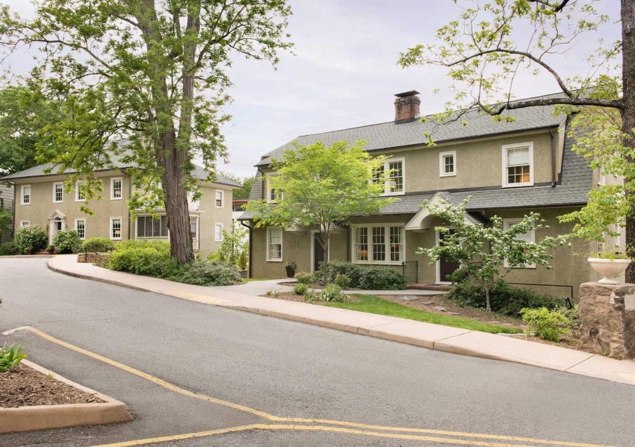 Oakhurst Inn At The University Charlottesville Exterior foto